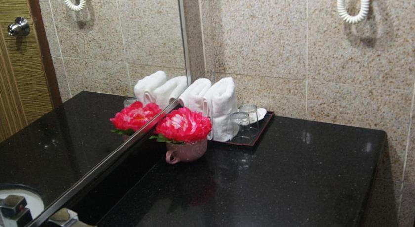 Td Plaza Hotel Кота Кинабалу Екстериор снимка