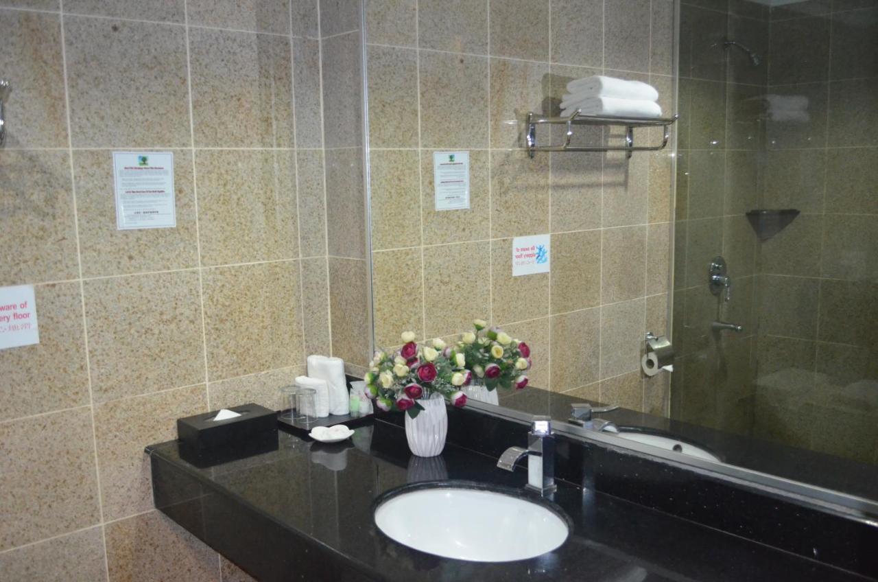 Td Plaza Hotel Кота Кинабалу Екстериор снимка