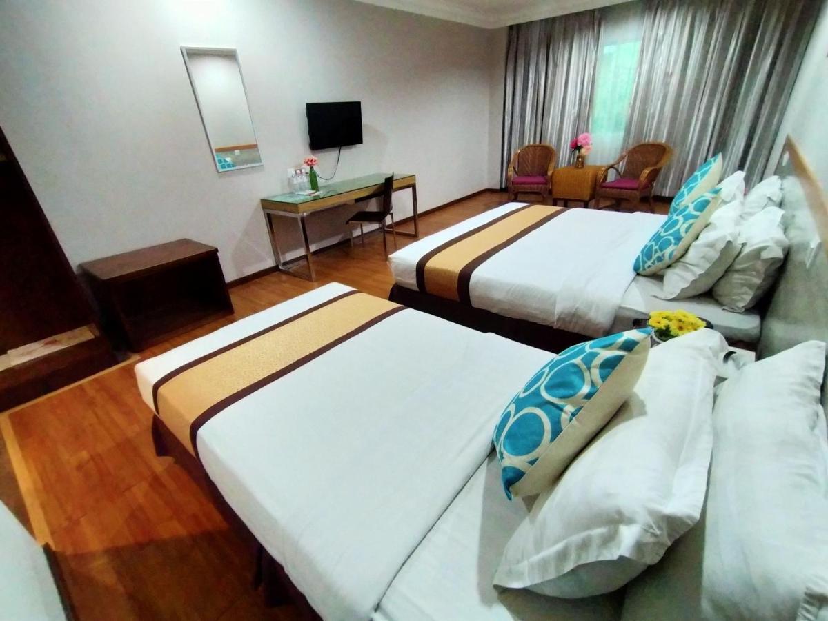 Td Plaza Hotel Кота Кинабалу Екстериор снимка