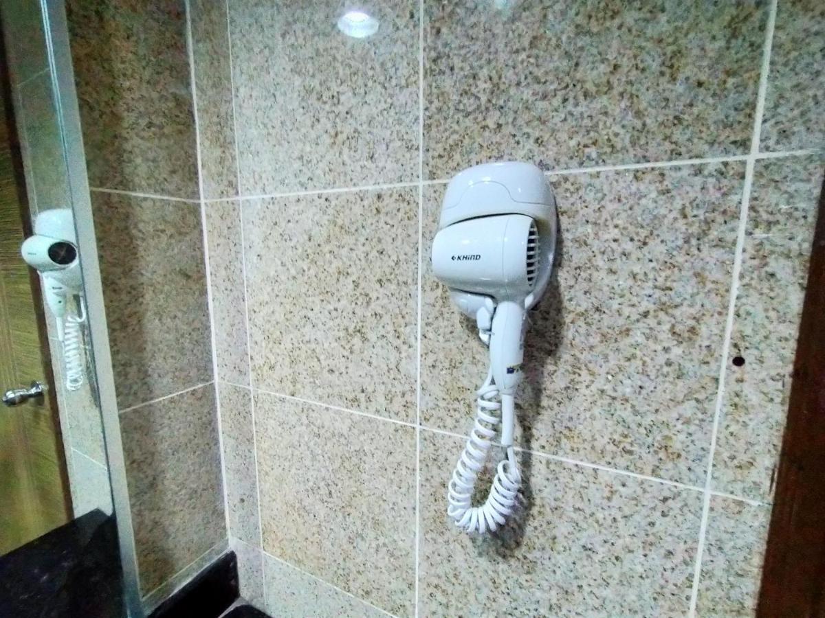 Td Plaza Hotel Кота Кинабалу Екстериор снимка