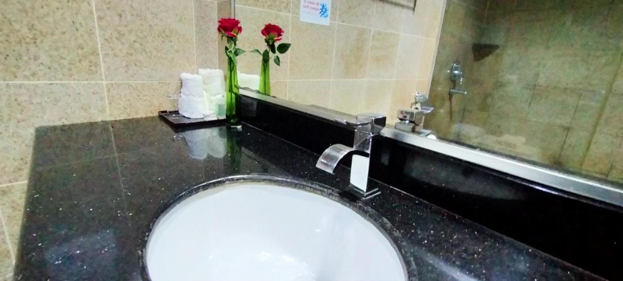 Td Plaza Hotel Кота Кинабалу Екстериор снимка