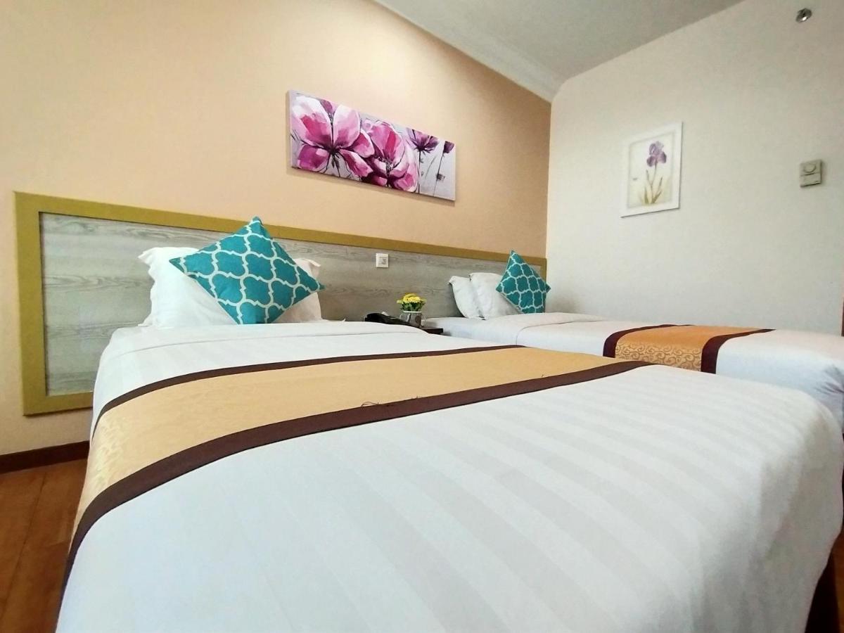 Td Plaza Hotel Кота Кинабалу Екстериор снимка