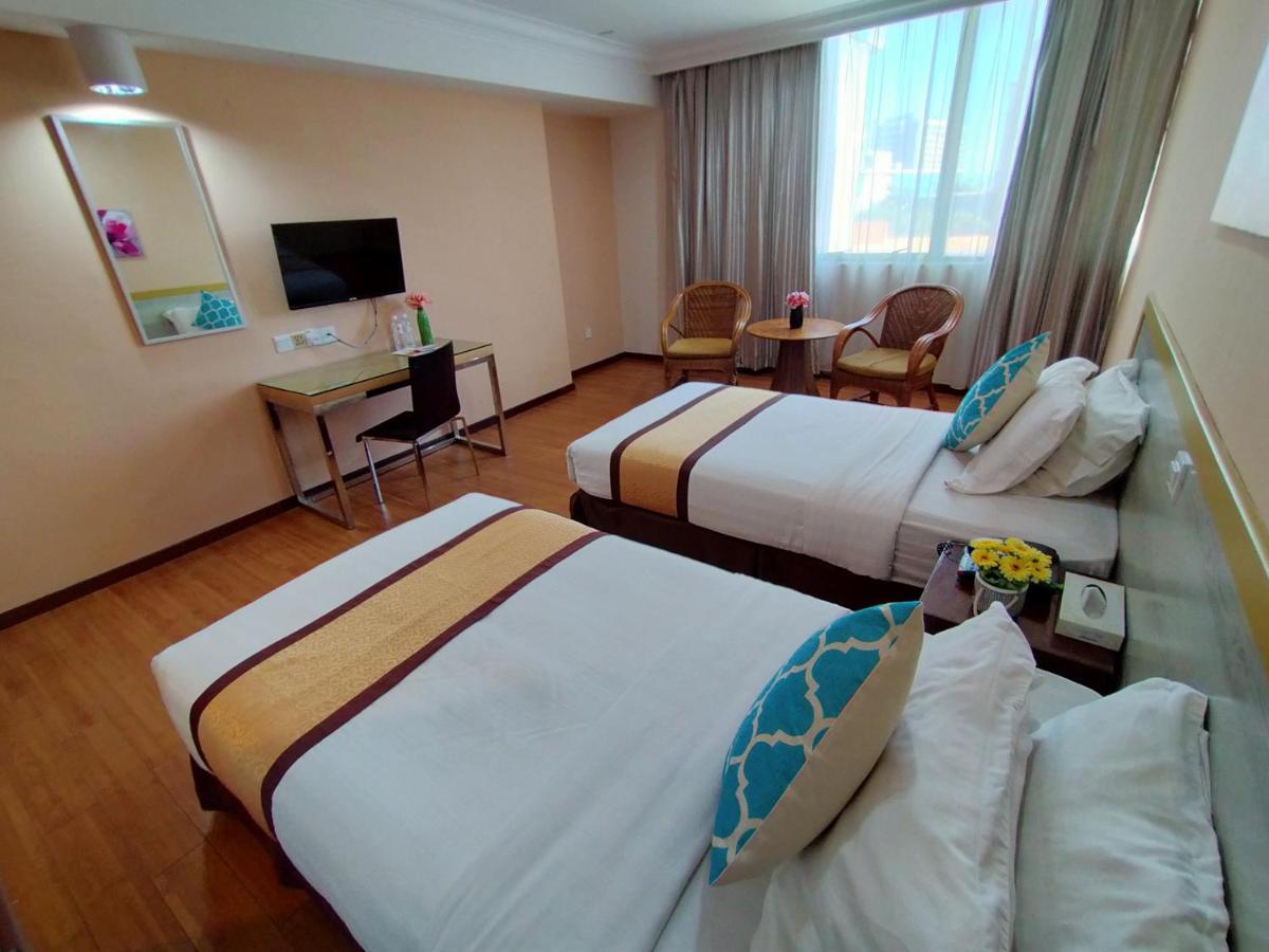 Td Plaza Hotel Кота Кинабалу Екстериор снимка